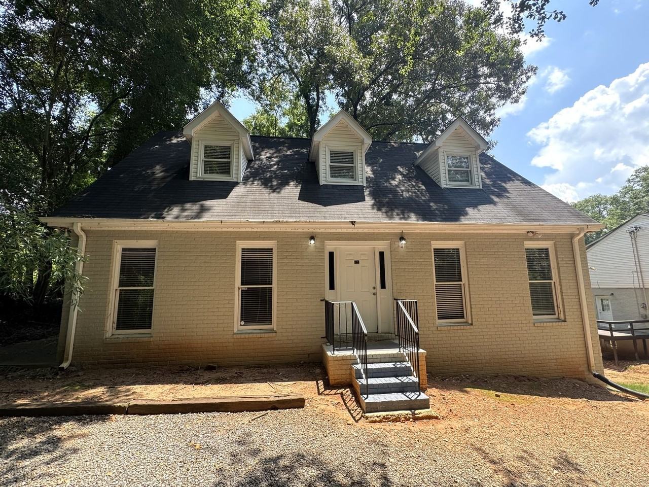 620 Pinecrest Dr - Photo 2 of 42