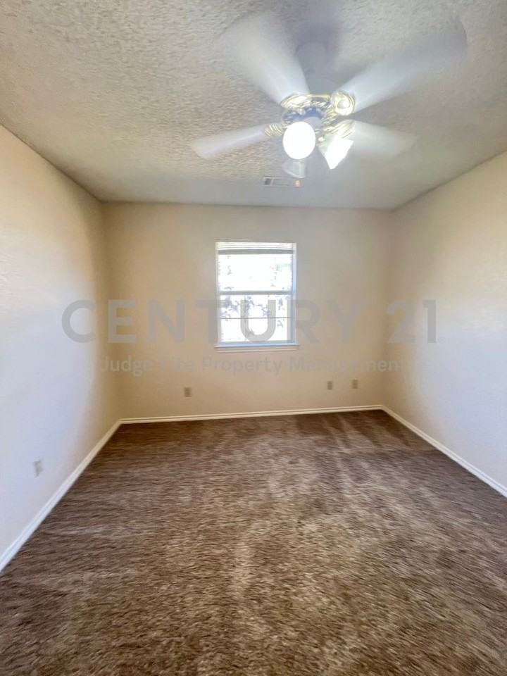 1309 Aviary Dr - Photo 3 of 11