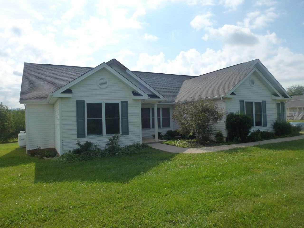 203 Pine Bark Dr - Photo 2 of 17