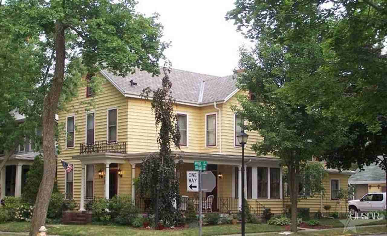 1127 W Wayne St - Photo 2 of 2