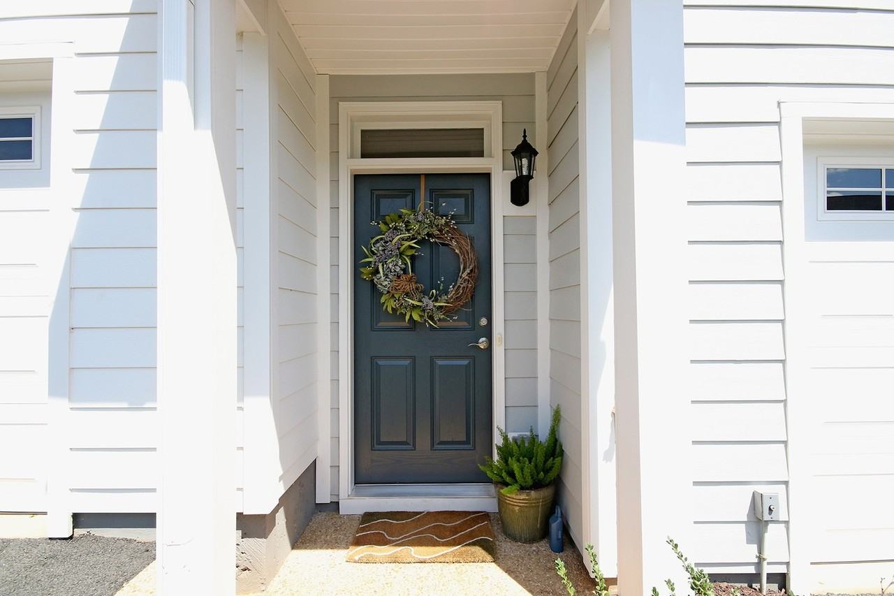 2444 Winthrop Dr - Photo 2 of 17