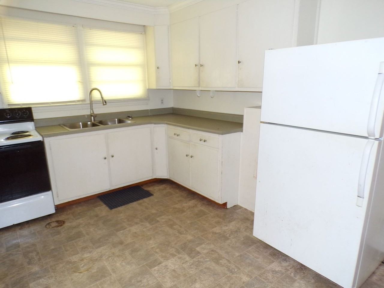 525 Francis St - Photo 2 of 8