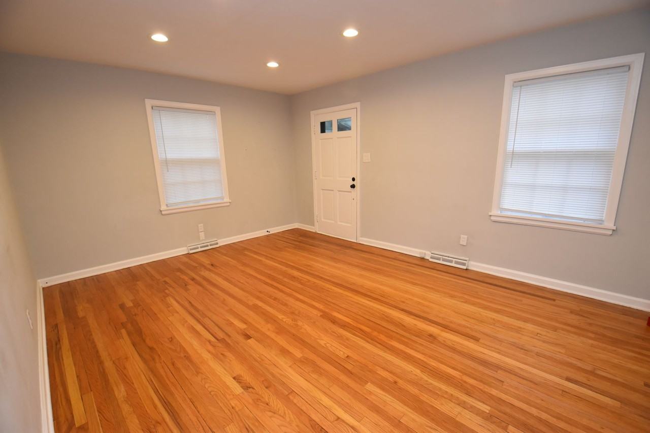 19585 Sunset Ln - Photo 3 of 14