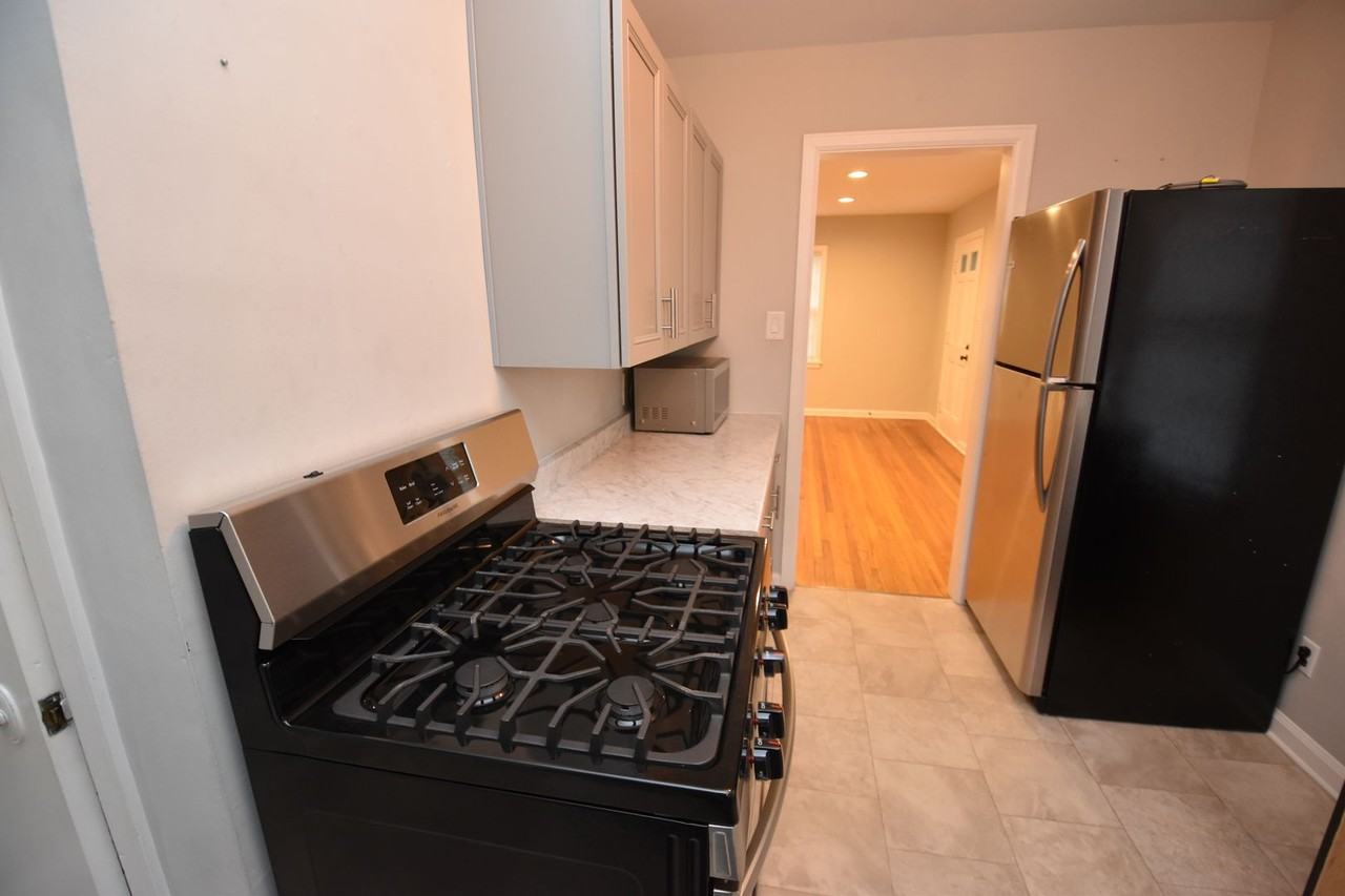 19585 Sunset Ln - Photo 4 of 14