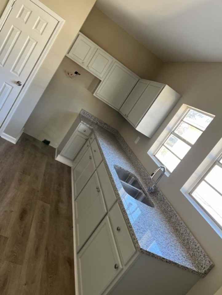 4909 Avenue R - Photo 3 of 8