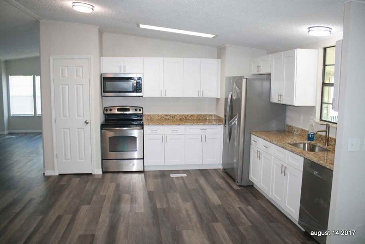 34404 Lodge Dr - Photo 3 of 16