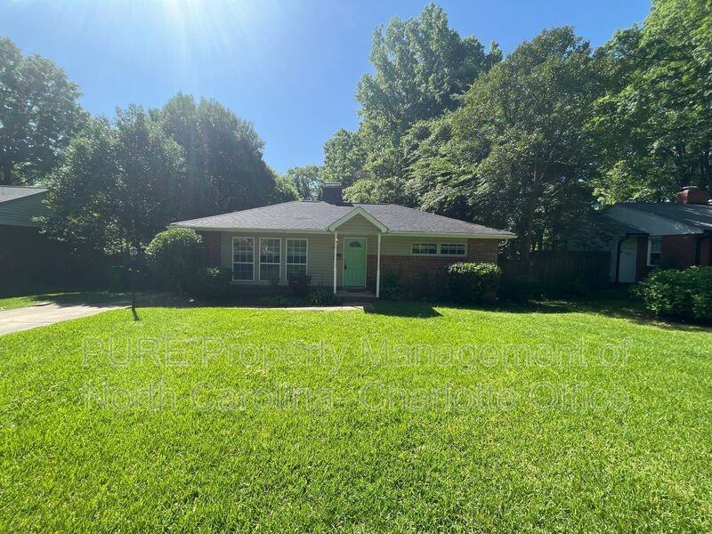 4641 General Pershing Dr - Photo 4 of 27