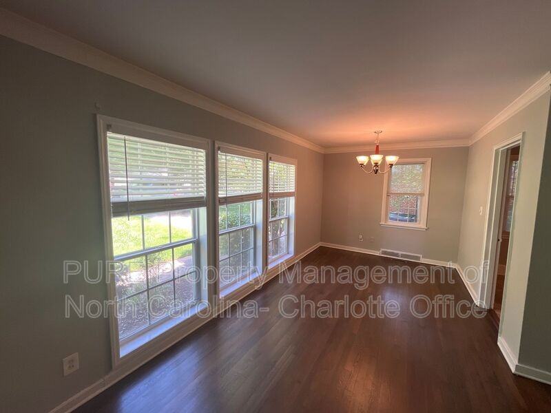 4641 General Pershing Dr - Photo 7 of 27