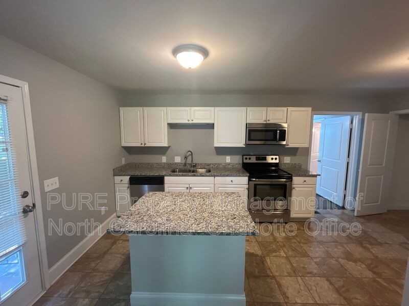 4641 General Pershing Dr - Photo 2 of 27