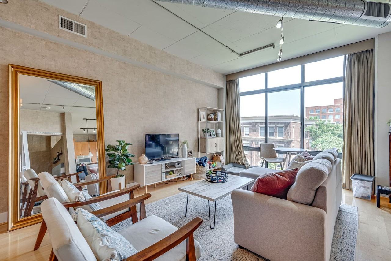 520 John Carlyle St - Photo 3 of 21