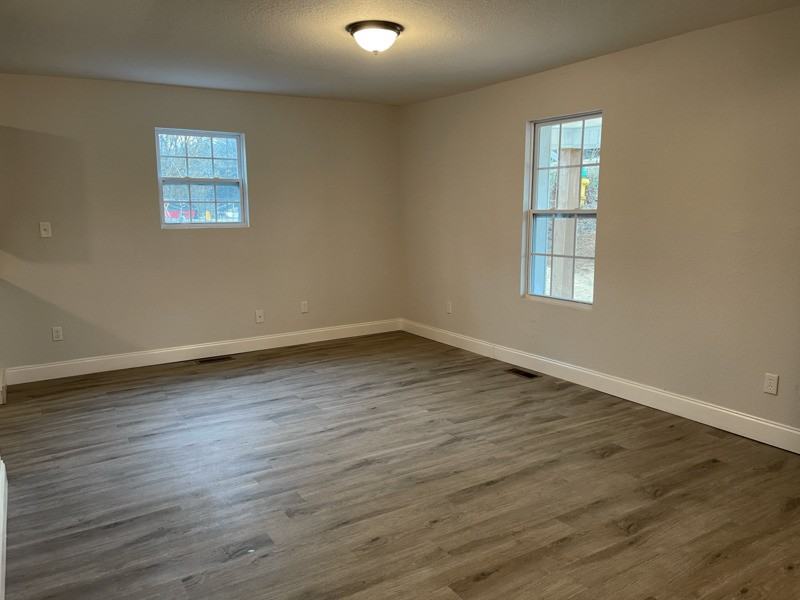 1423 Pickett Ave - Photo 7 of 23