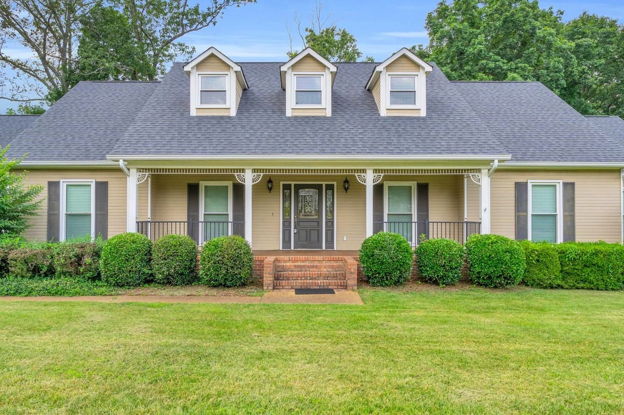 4838 Rolling Meadows Ln - Photo 2 of 39