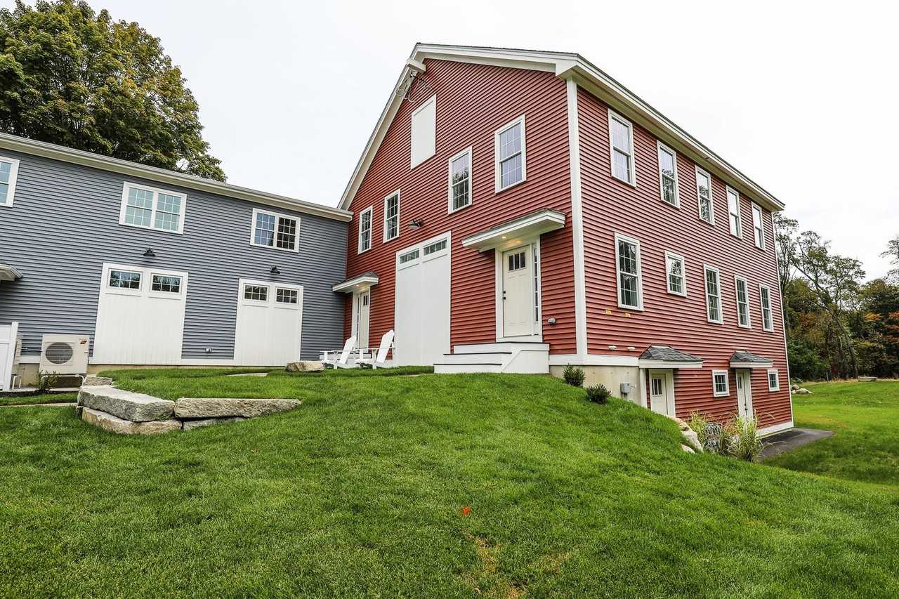 24 Boston Rd - Photo 2 of 31