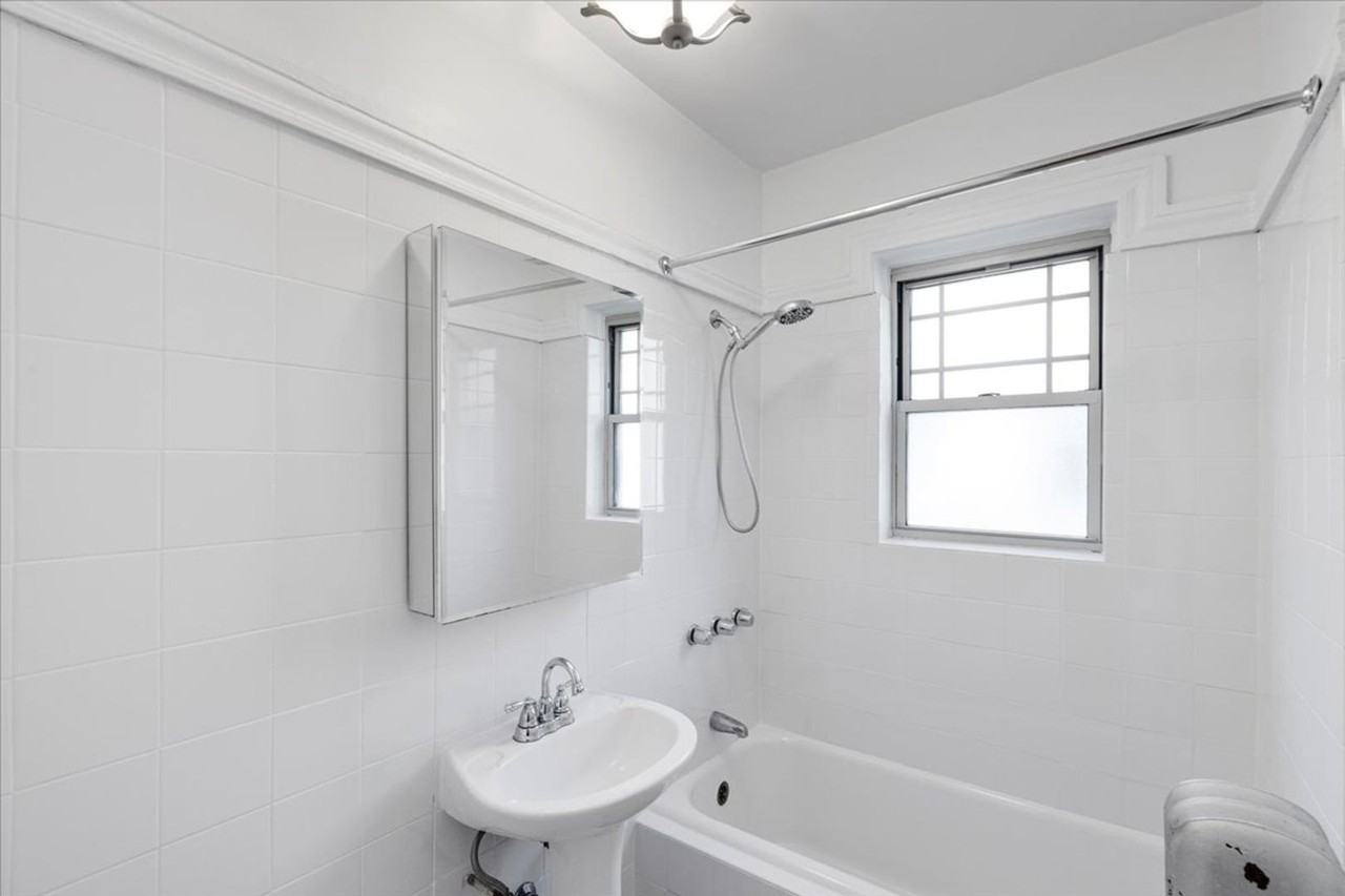 1727 W Thorndale Ave #1B - Photo 4 of 5