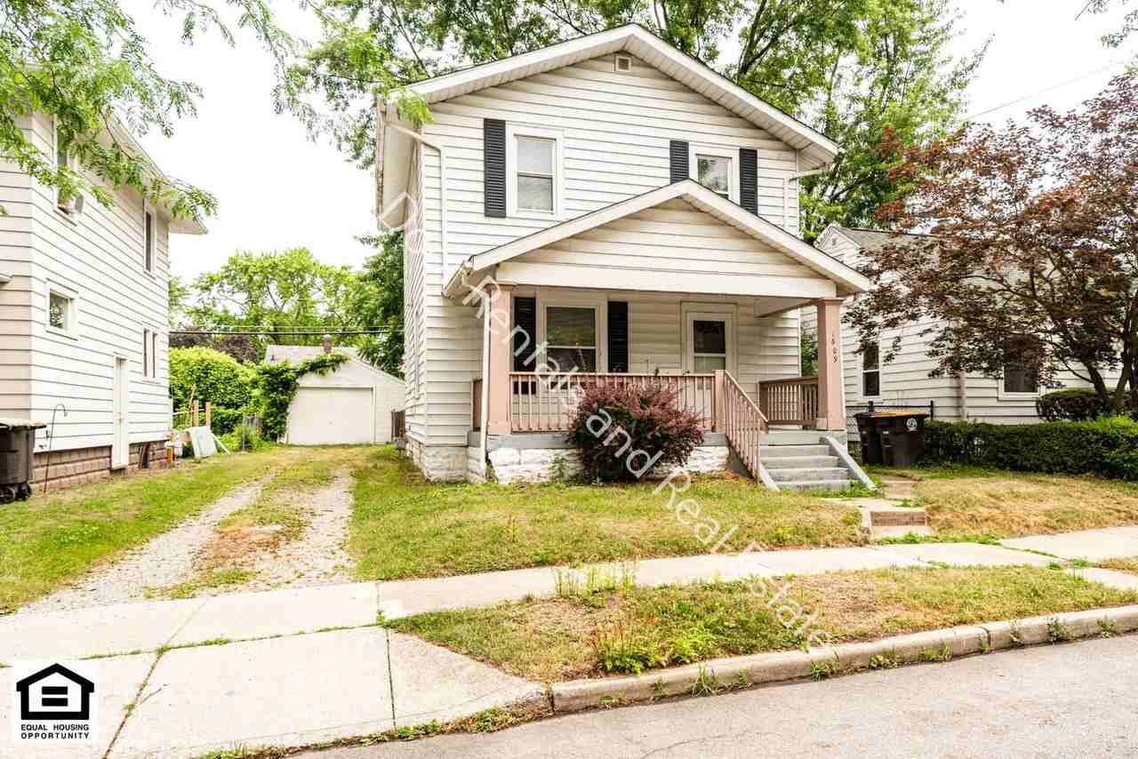 1609 Tecumseh St - Photo 2 of 27