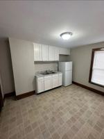 featured image of 605 N Detroit St