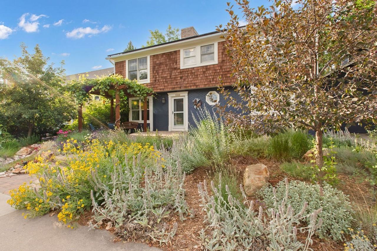 1318 Hastings Dr - Photo 2 of 41