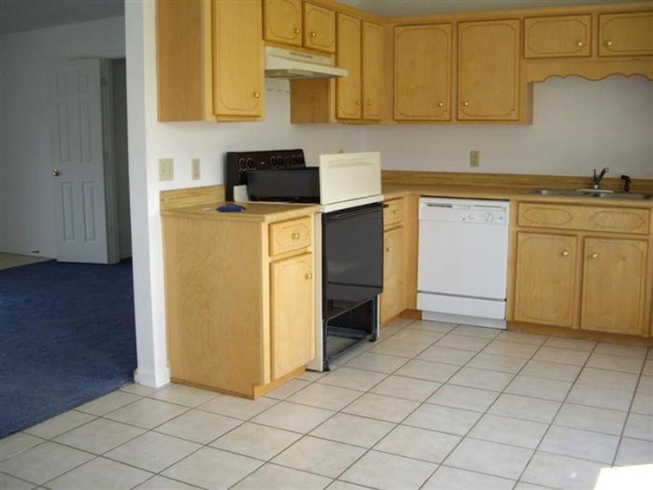 803 Amy Ct - Photo 3 of 4