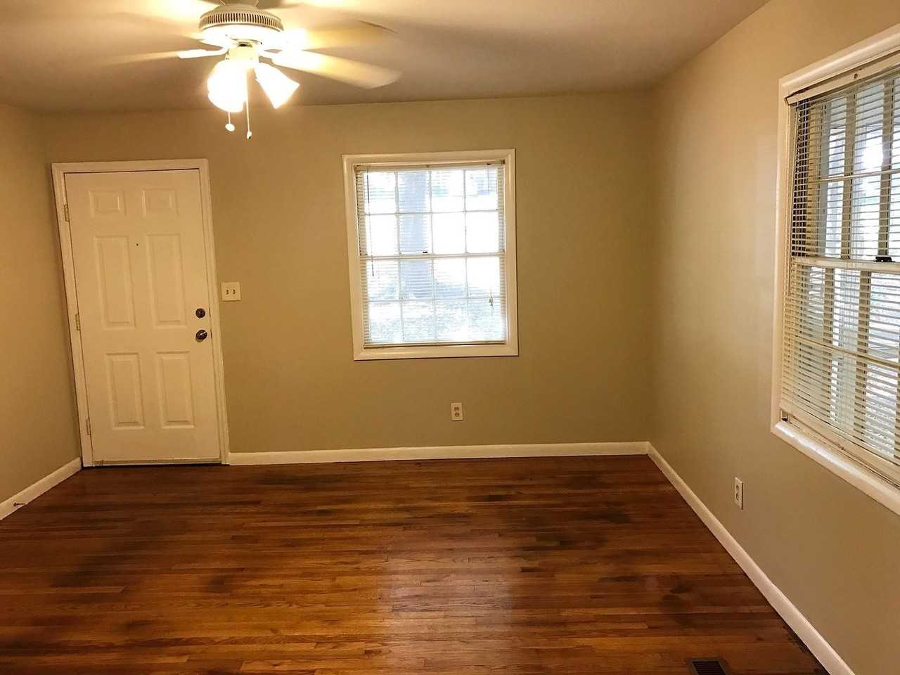 923 Verdi Way - Photo 2 of 10
