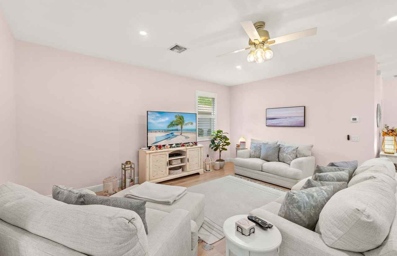 5794 Elizabeth Ann Way - Photo 3 of 30