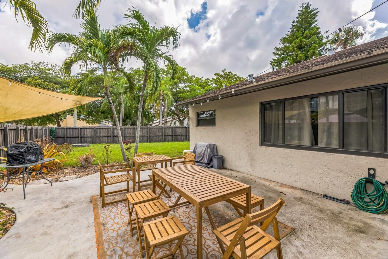 2924 Nw 69th Ct - Photo 3 of 36