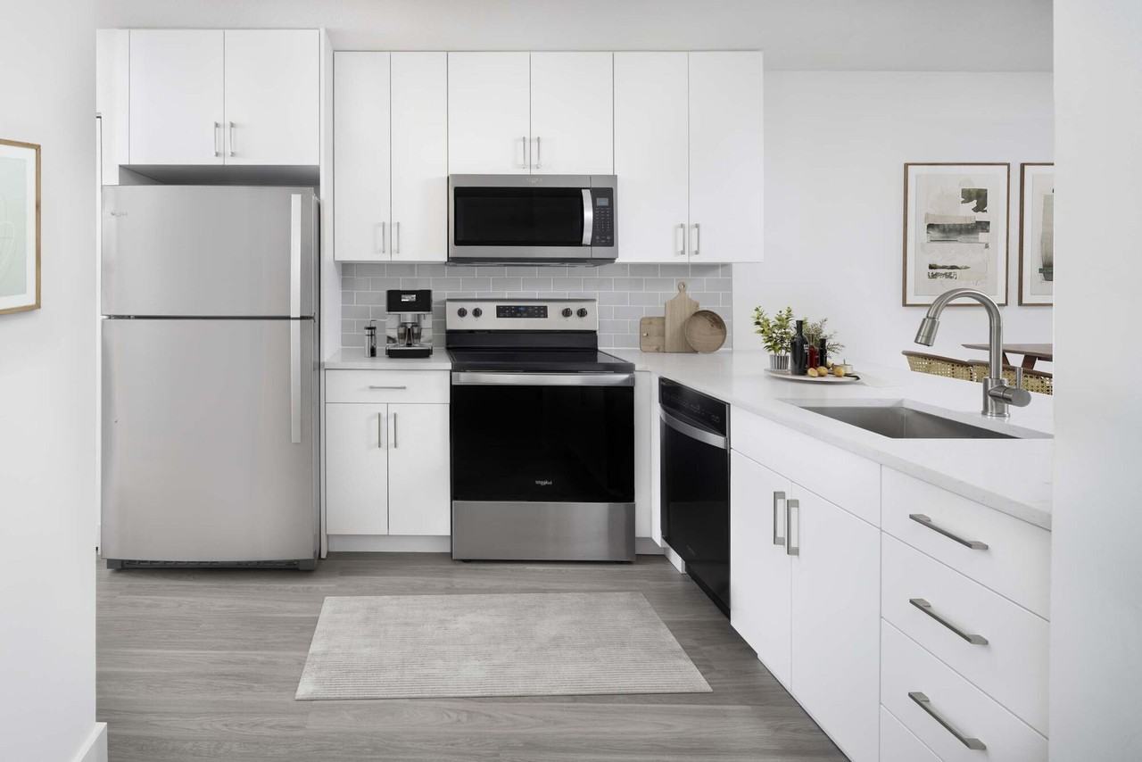 Camden Portofino - Photo 2 of 34