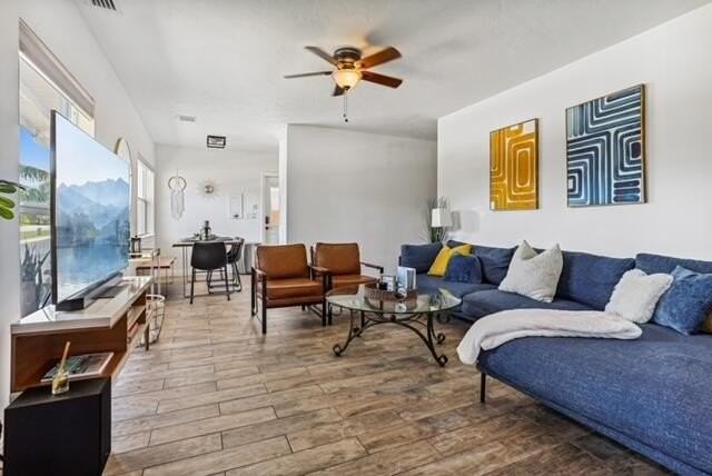 917 W Drew St - Photo 3 of 21