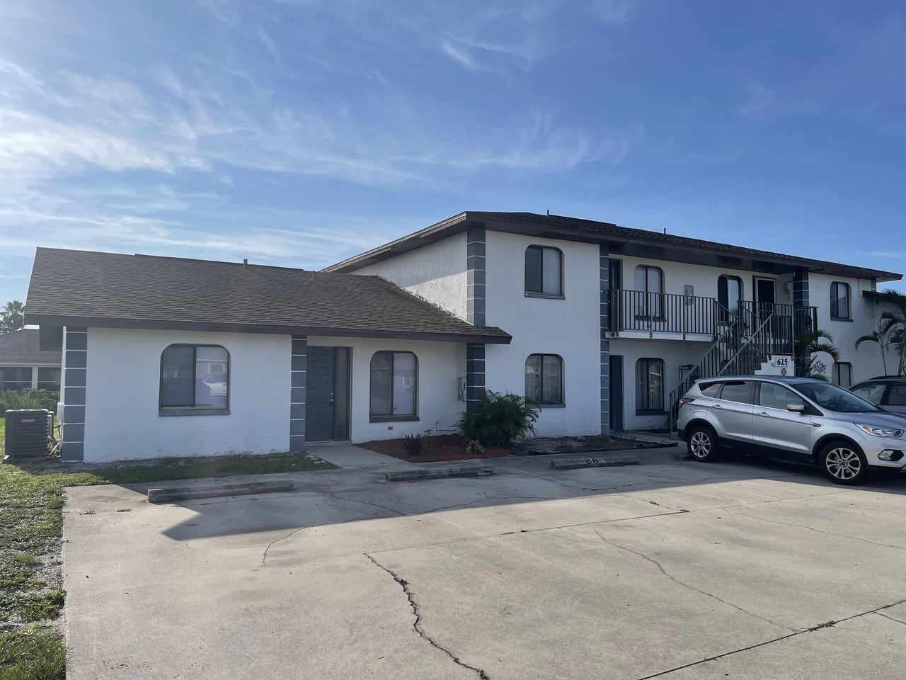 625 SE 13th Ave - Photo 2 of 12