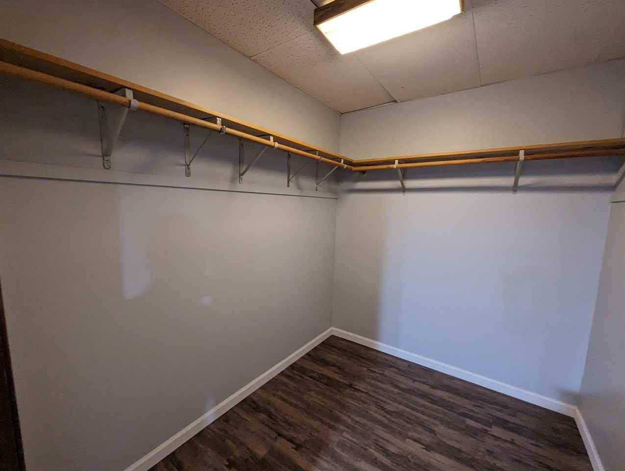 201 High Avenue East - Photo 3 of 5