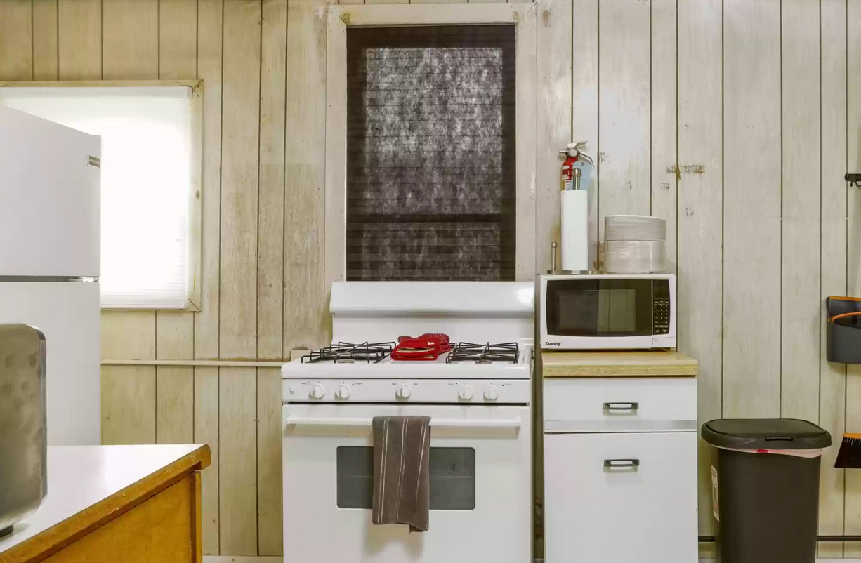 336 Stewart Street - Photo 5 of 15