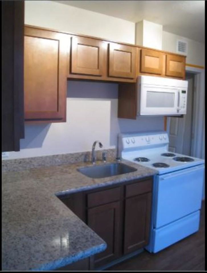 1325 North 30th Drive - Photo 2 of 14