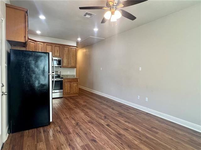 235 Oak Ave - Photo 2 of 14