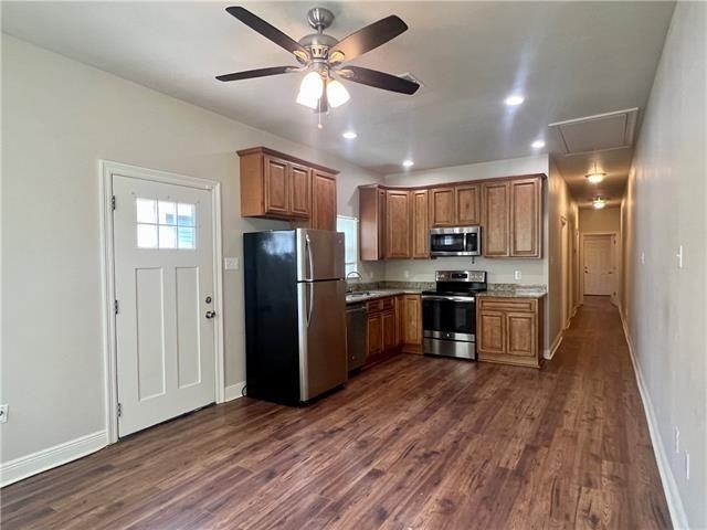 235 Oak Ave - Photo 3 of 14