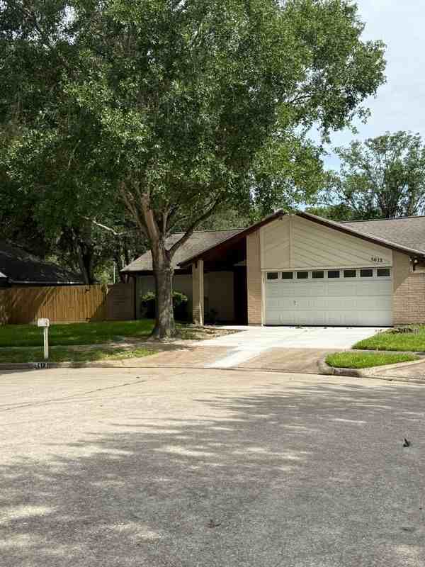 5613 Countryaire St - Photo 2 of 24