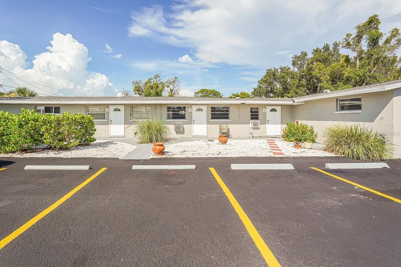 2021 Pennsylvania Ave #4 - Photo 4 of 13