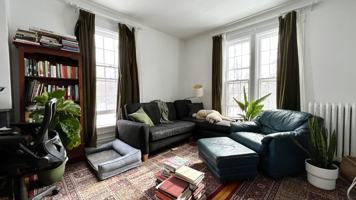 featured image of 834 W Huron St