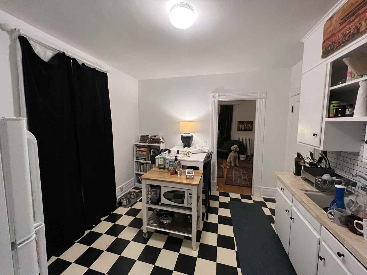 834 W Huron - Photo 2 of 5