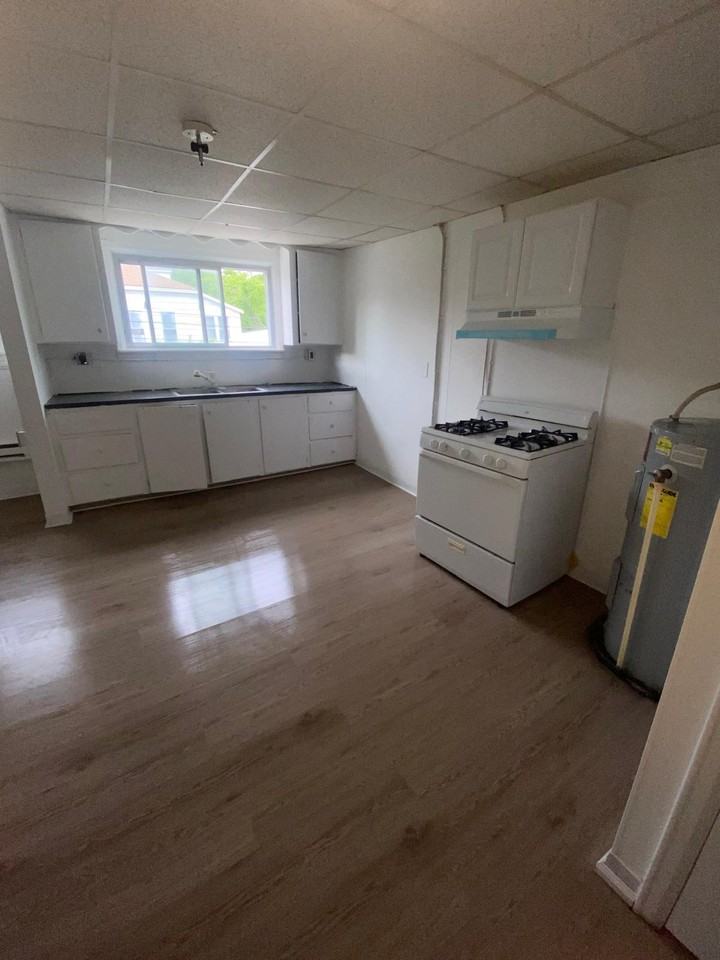 912 Park Street - Photo 4 of 28