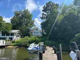 2660 Greenbriar Ln #B - Photo 1 of 1