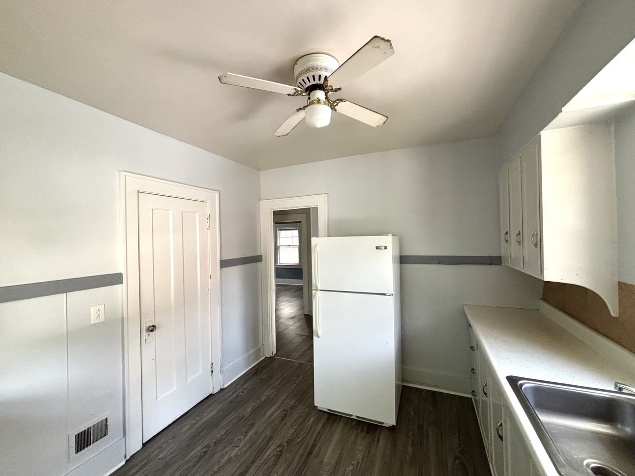 640 Magee Ave #2 - Photo 3 of 12