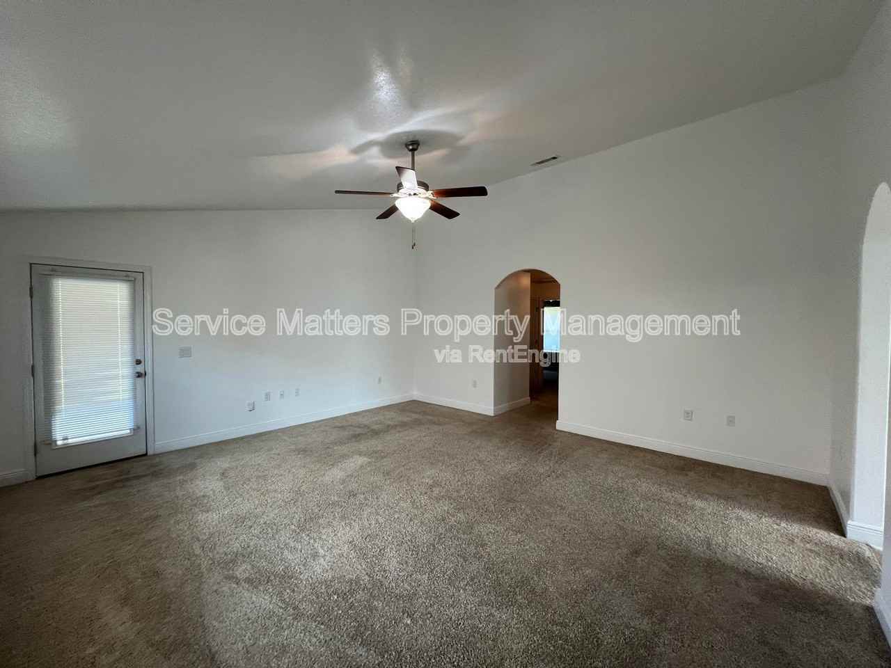 4496 Fiske St - Photo 5 of 39