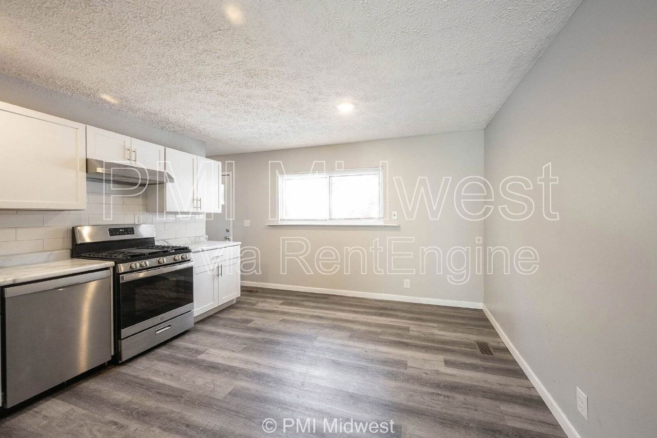 4350 Dubarry Rd - Photo 6 of 31