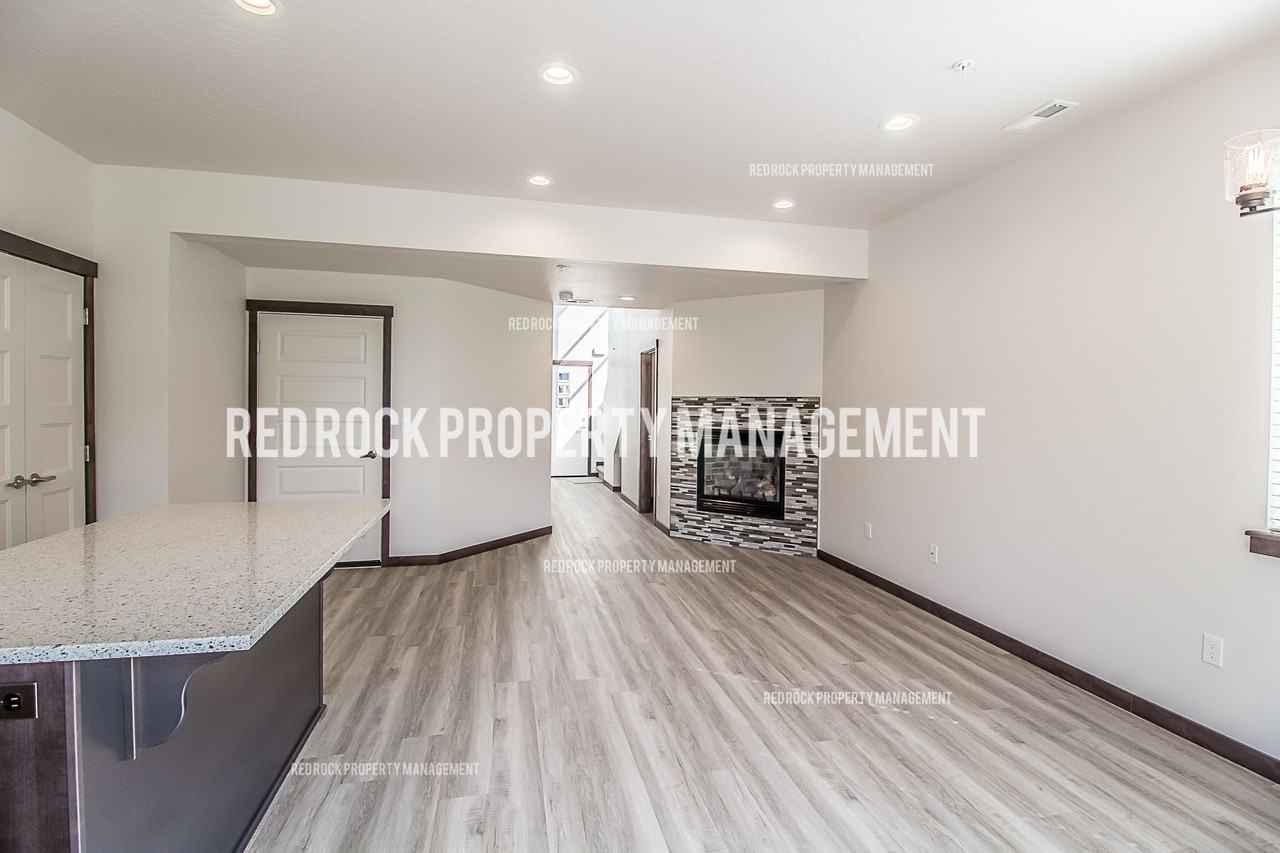 1532 E Latitude Ln #1 - Photo 4 of 17