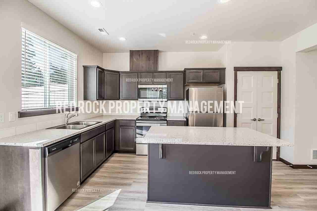 1532 E Latitude Ln #1 - Photo 2 of 17