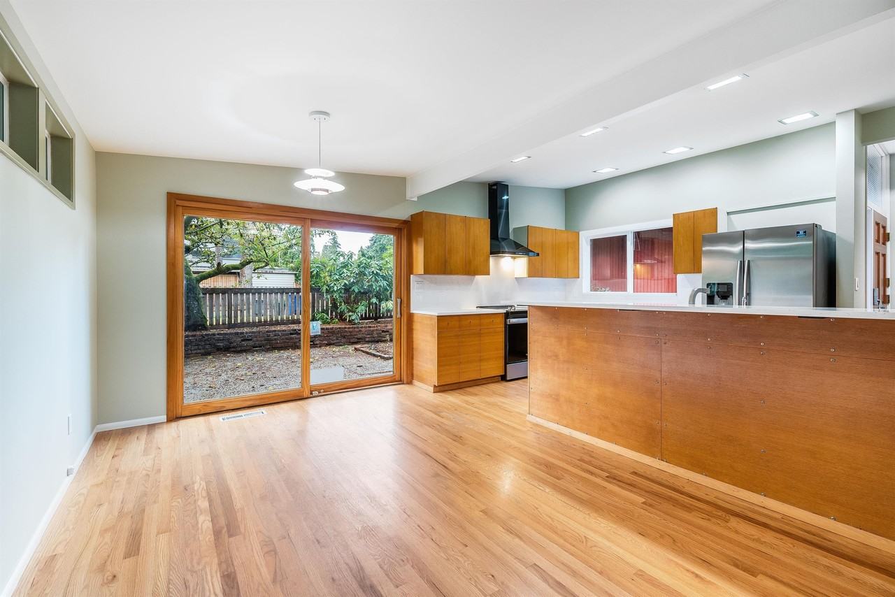 16818 Se 2nd Pl - Photo 2 of 41