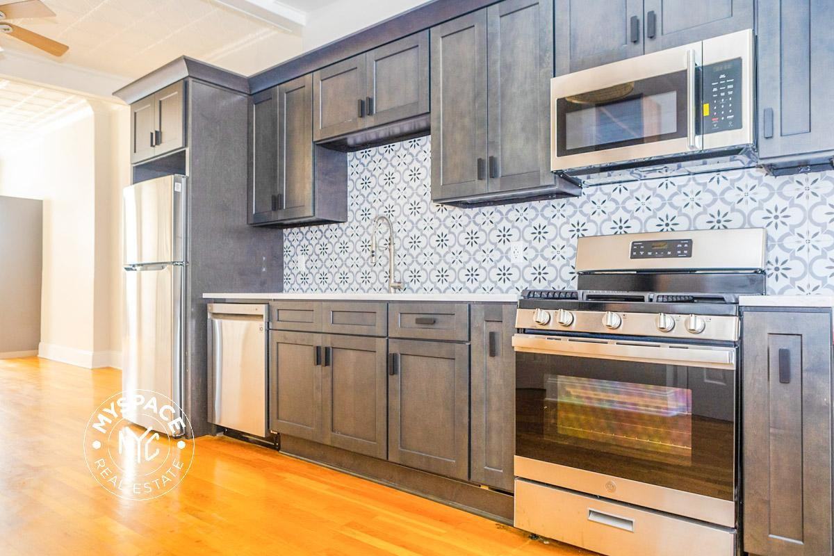 292 Van Buren St #1 - Photo 3 of 9