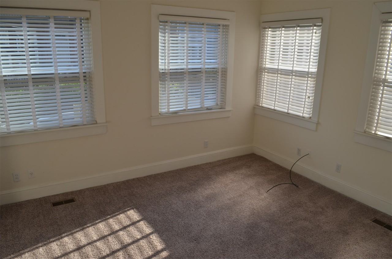 621 W Princess Anne Rd #1 - Photo 3 of 13
