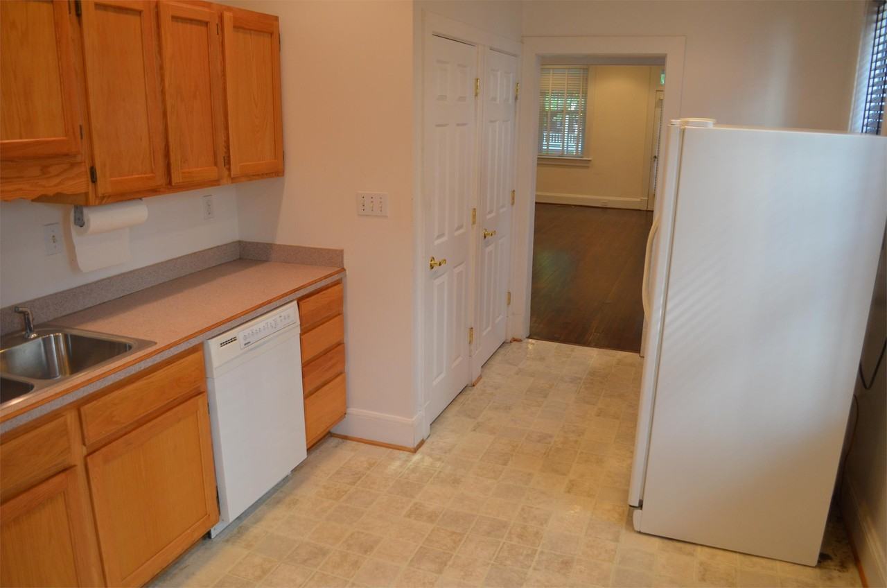 621 W Princess Anne Rd #1 - Photo 7 of 13