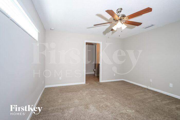 1849 Sw Day St - Photo 3 of 15