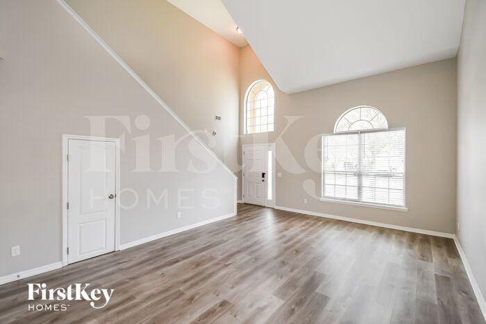 1617 Austin Ln - Photo 2 of 16